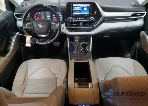 2021 Toyota Highlander L z USA, uszkodzony, nr VIN 5TDBZRBH5MS095521